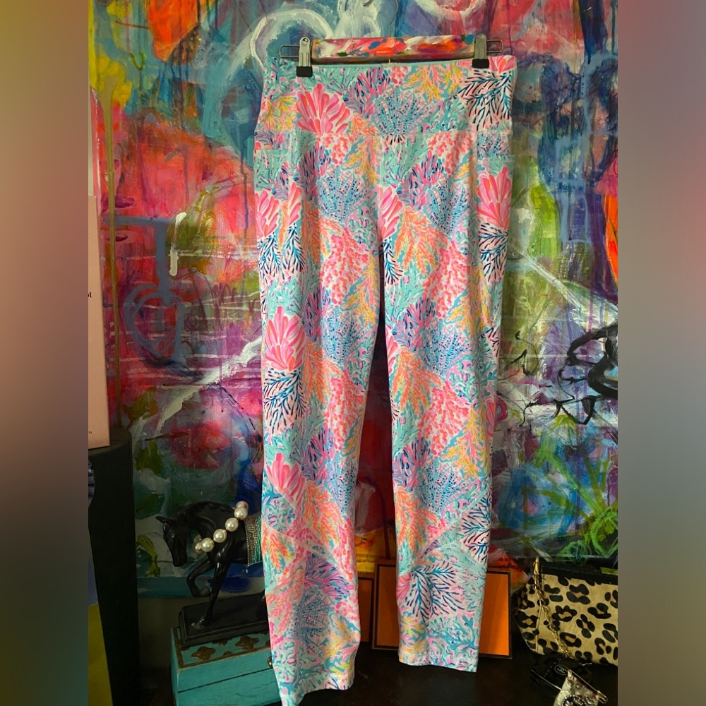 Pretty LILLY PULITZER Floral Coral Beachy Yoga Pants Leggings Athletic Wear 💐